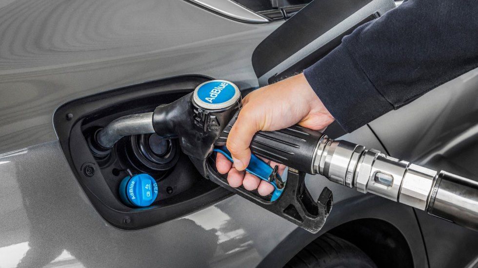 Dudas: ¿cuáles son las ventajas y los inconvenientes de los coches Diesel con AdBlue?