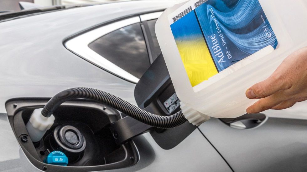 Dudas: ¿cuánto cuesta rellenar el depósito AdBlue de los coches Diesel nuevos?