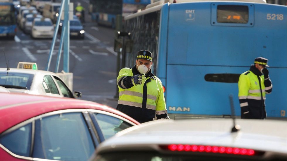 Coches y motos sin etiqueta de la DGT: no podrán circular por Madrid