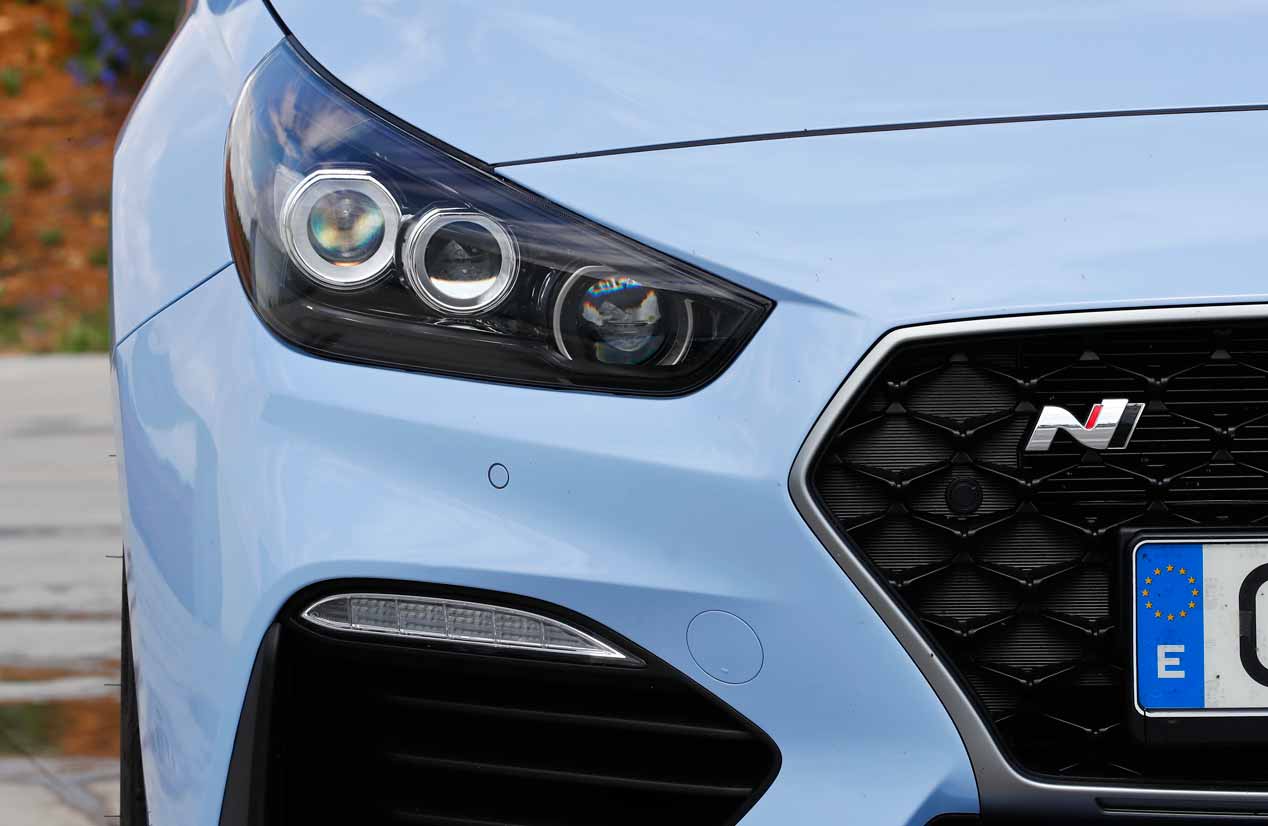 La prueba del Hyundai i30 N y del VW Golf GTI Performance, en imágenes
