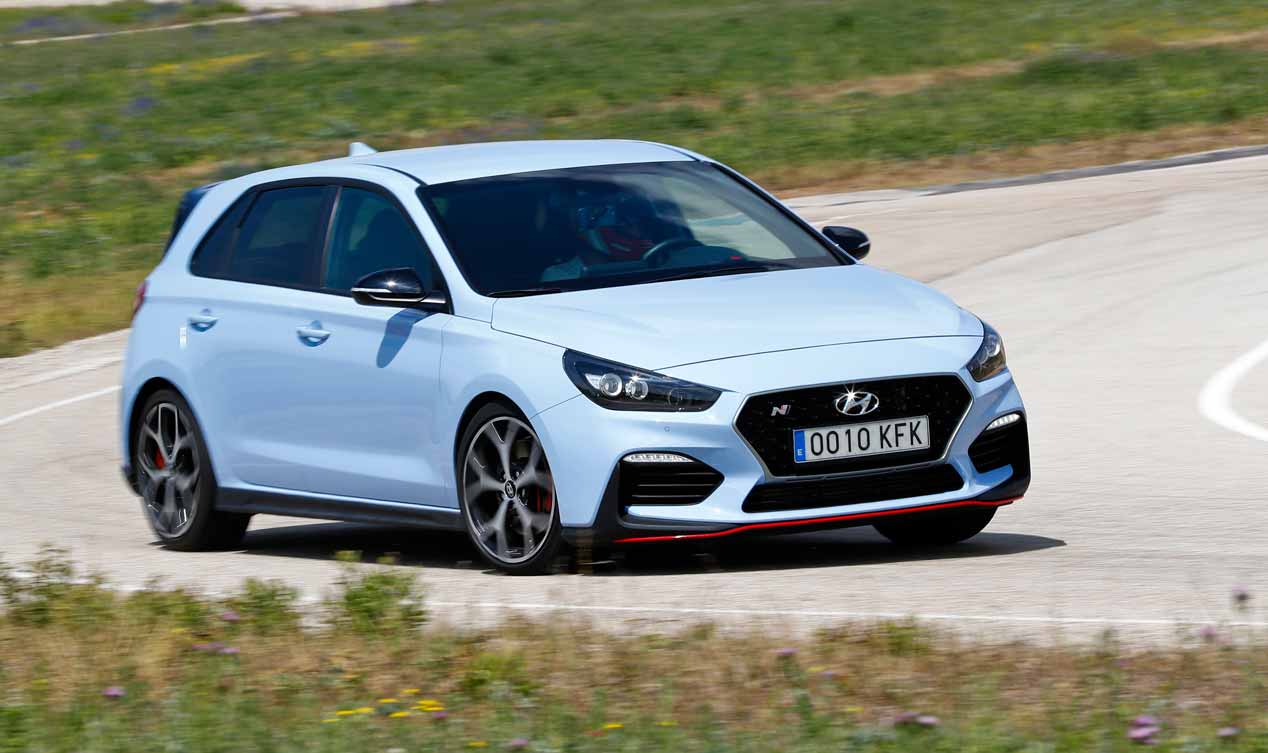 La prueba del Hyundai i30 N y del VW Golf GTI Performance, en imágenes