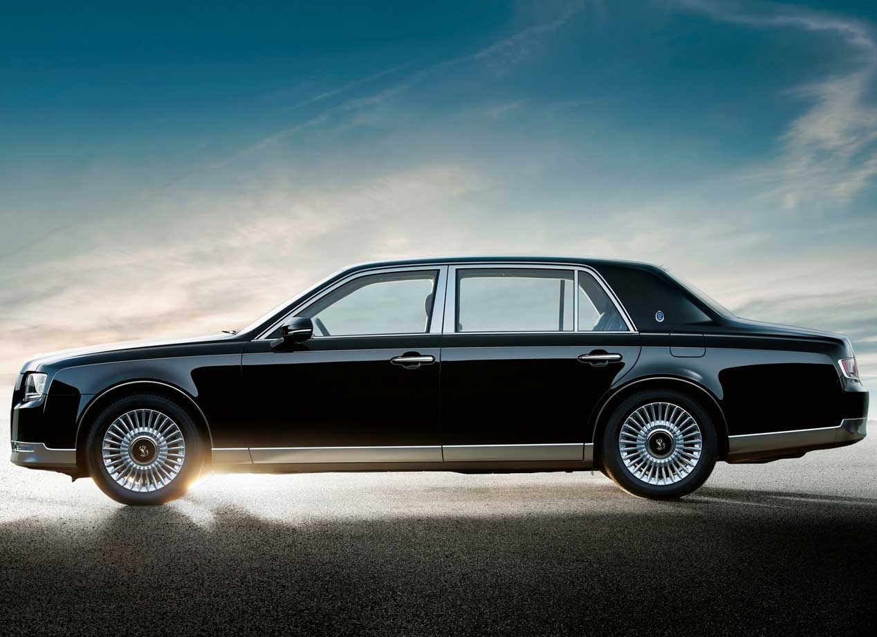 La limusina más lujosa de Japón, así es el Toyota Century 2018