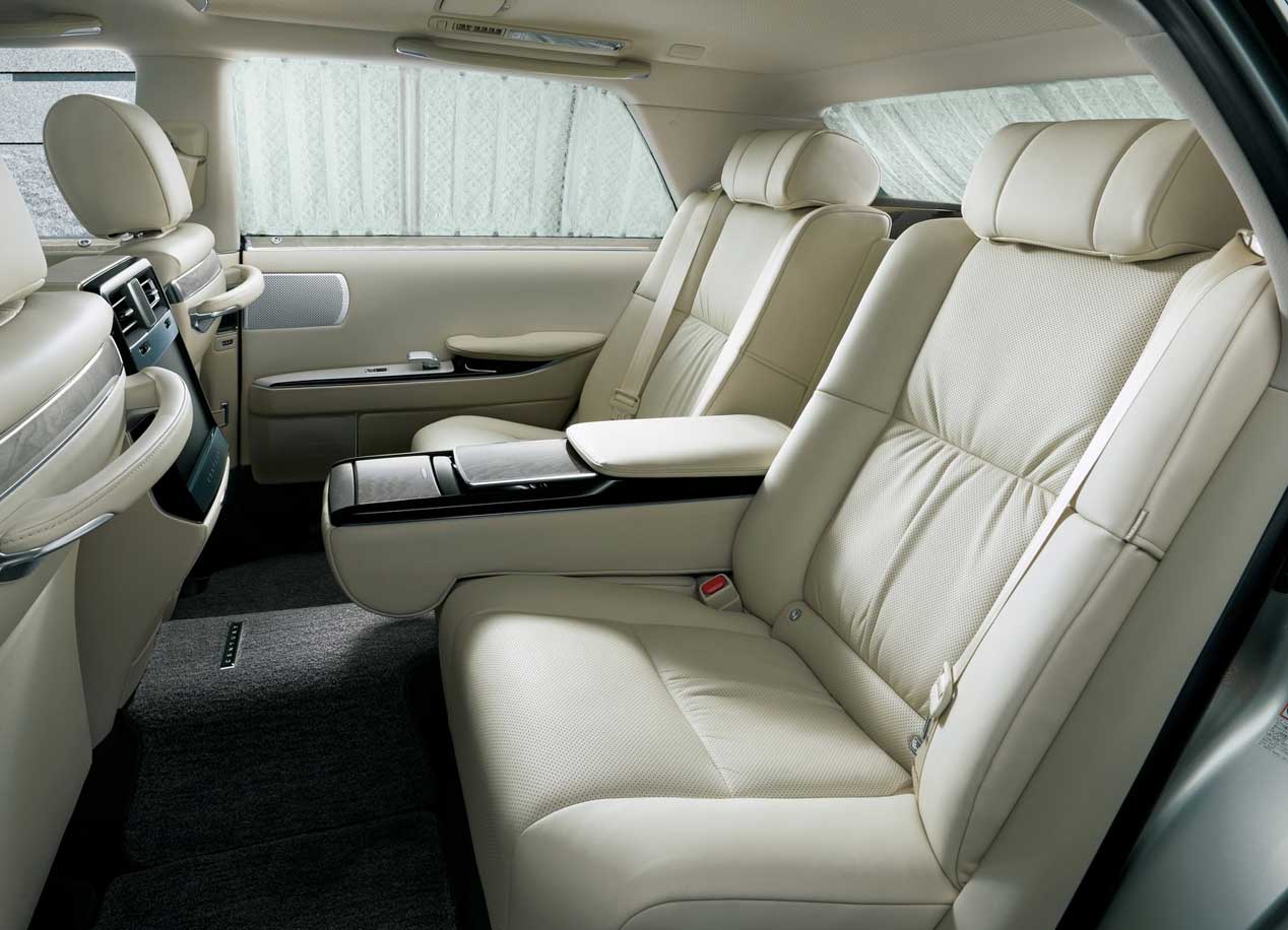 La limusina más lujosa de Japón, así es el Toyota Century 2018