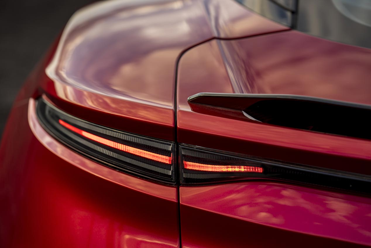 Aston Martin DBS Superleggera: ¡salvaje!