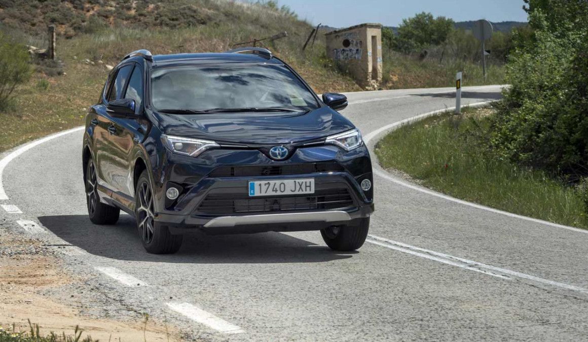 Los coches híbridos y eléctricos más vendidos del momento