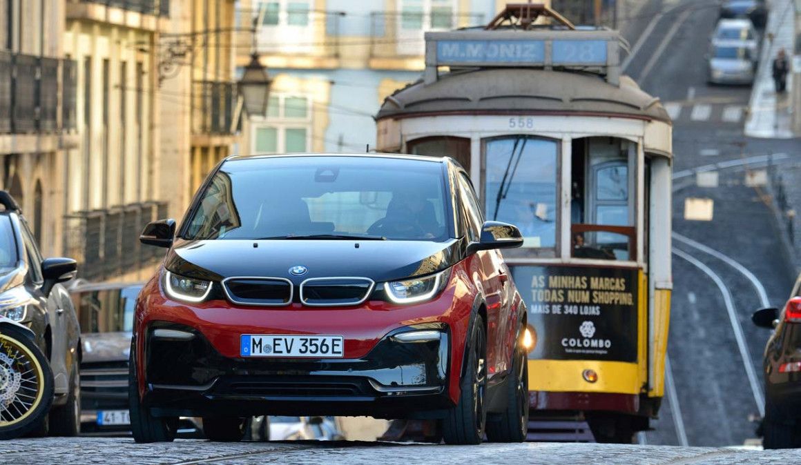 Los coches híbridos y eléctricos más vendidos del momento