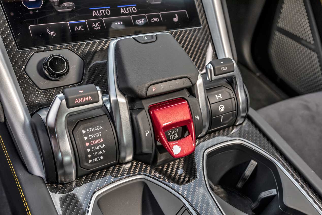Nos ponemos a los mandos del SUV más brutal, el Lamborghini Urus