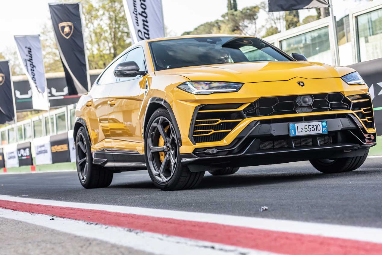 Nos ponemos a los mandos del SUV más brutal, el Lamborghini Urus