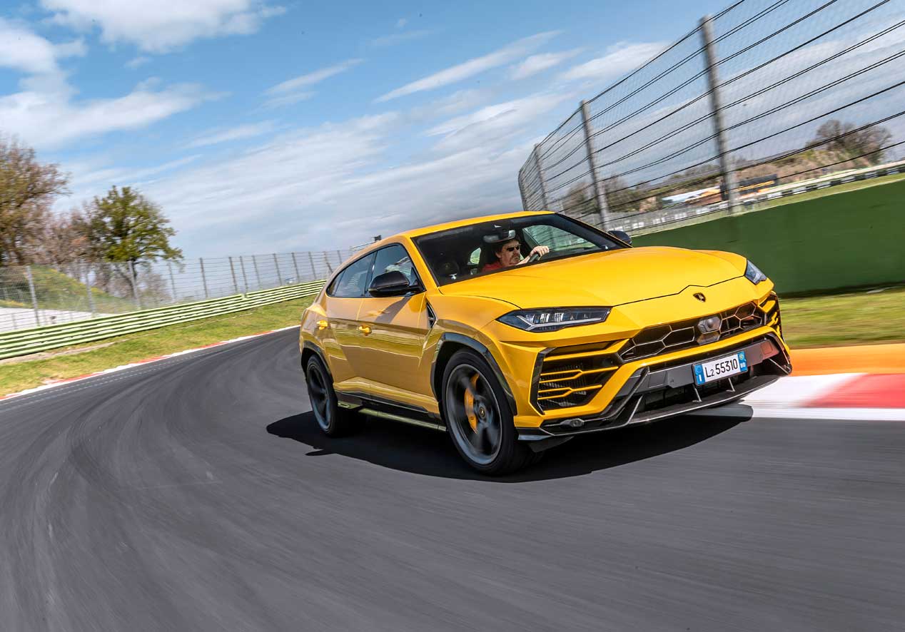 Nos ponemos a los mandos del SUV más brutal, el Lamborghini Urus