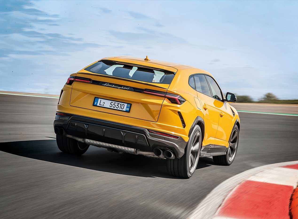 Nos ponemos a los mandos del SUV más brutal, el Lamborghini Urus