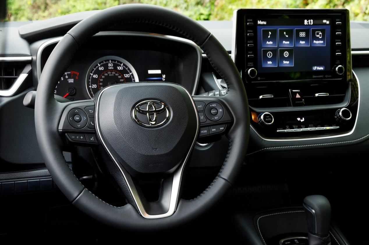 Toyota Auris frente a Volvo V40: duelo de futuros compactos