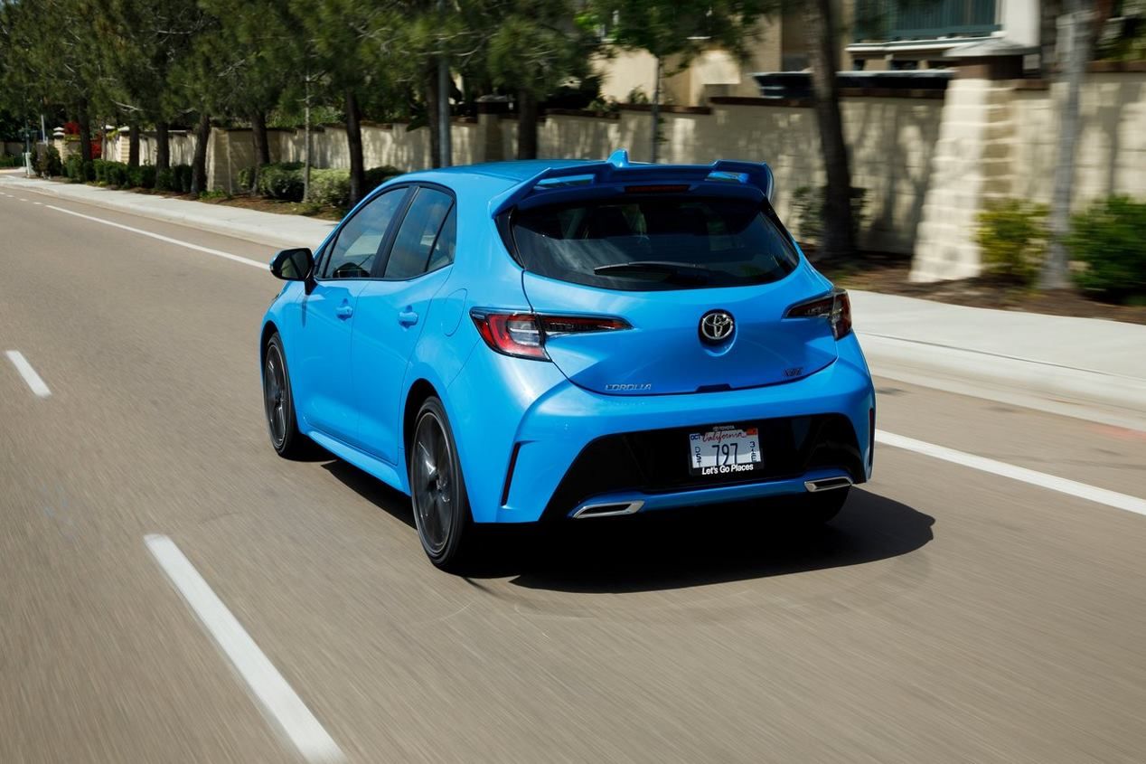 Toyota Auris frente a Volvo V40: duelo de futuros compactos