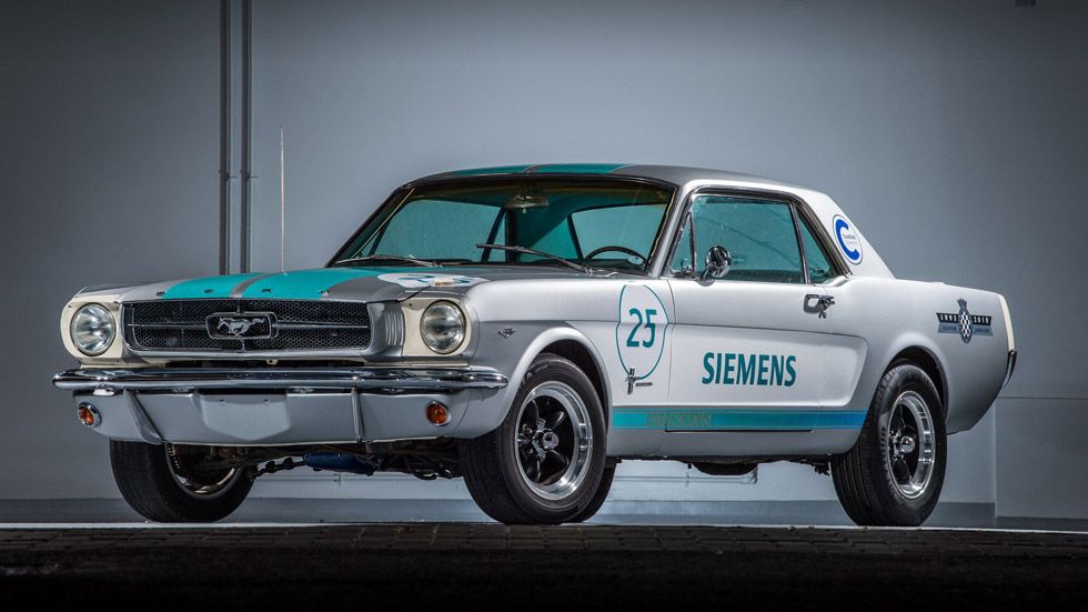 Ver para creer: así es el Ford Mustang de 1965 que conduce solo