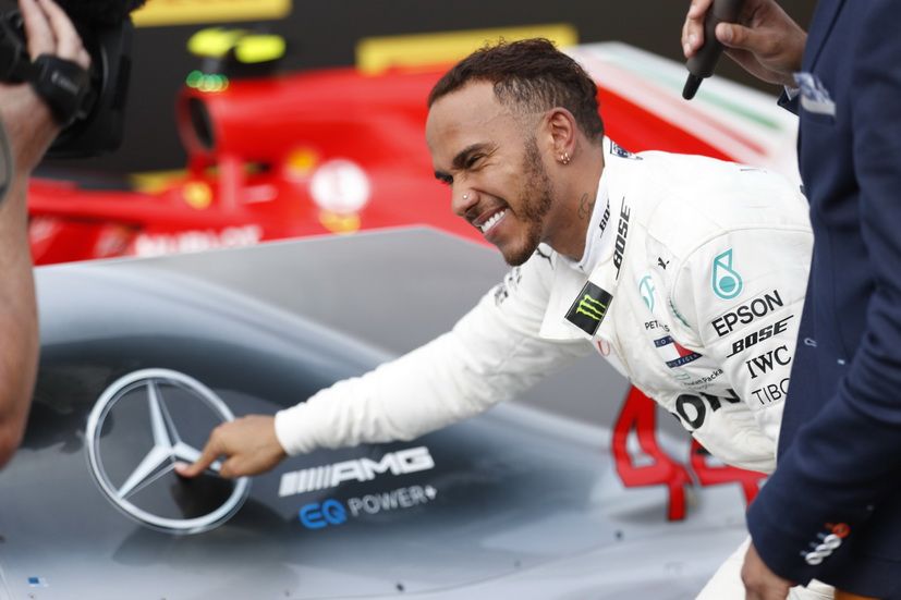 Lewis Hamilton renueva con Mercedes por dos años más