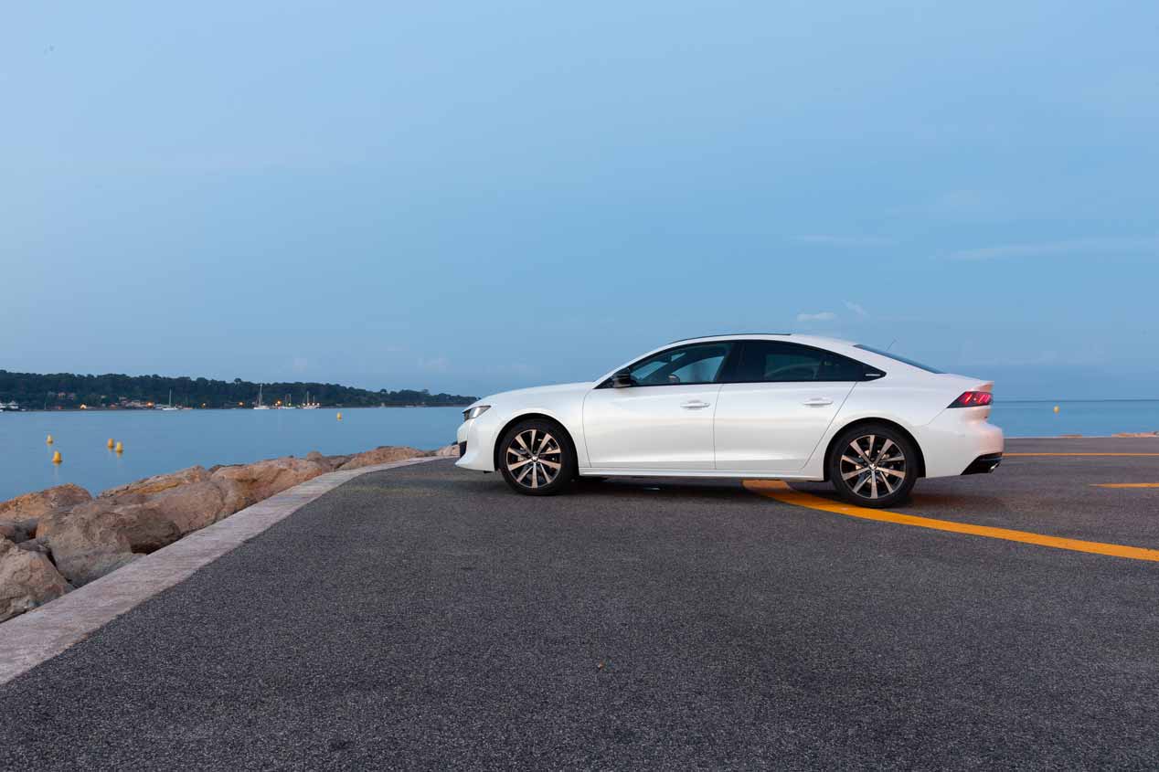 Peugeot 508 Hybrid Plug-in de 300 CV: luz verde en 2019