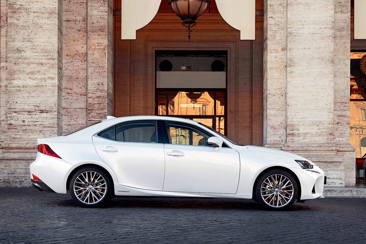 Lexus IS 300h: híbrido de referencia