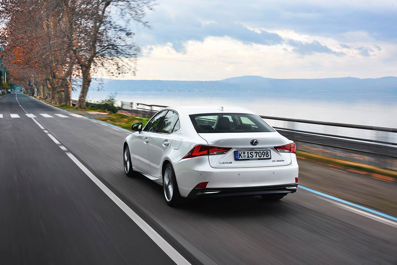 Lexus IS 300h: híbrido de referencia