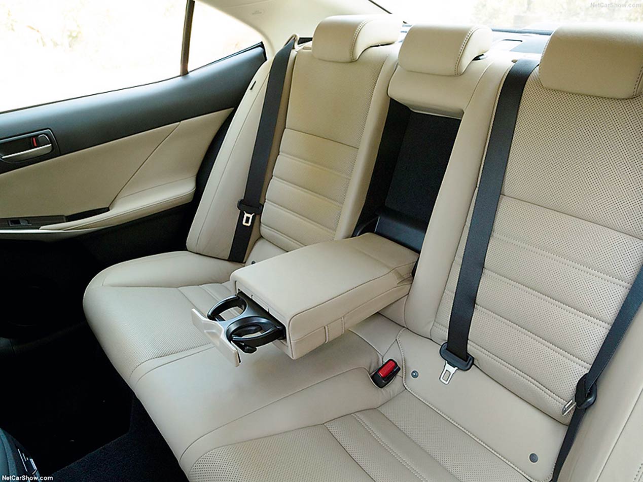 Lexus IS 300h: híbrido de referencia