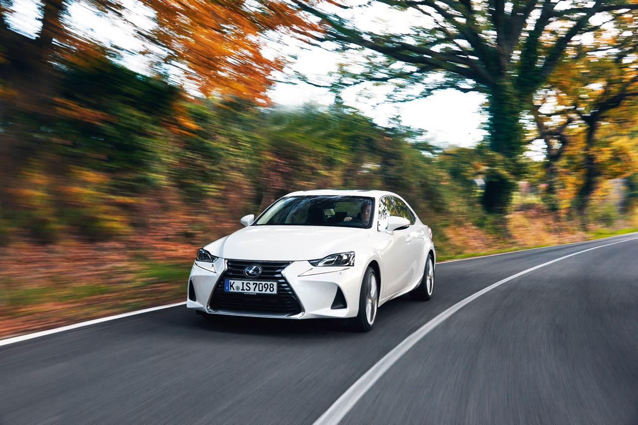Lexus IS 300h: híbrido de referencia