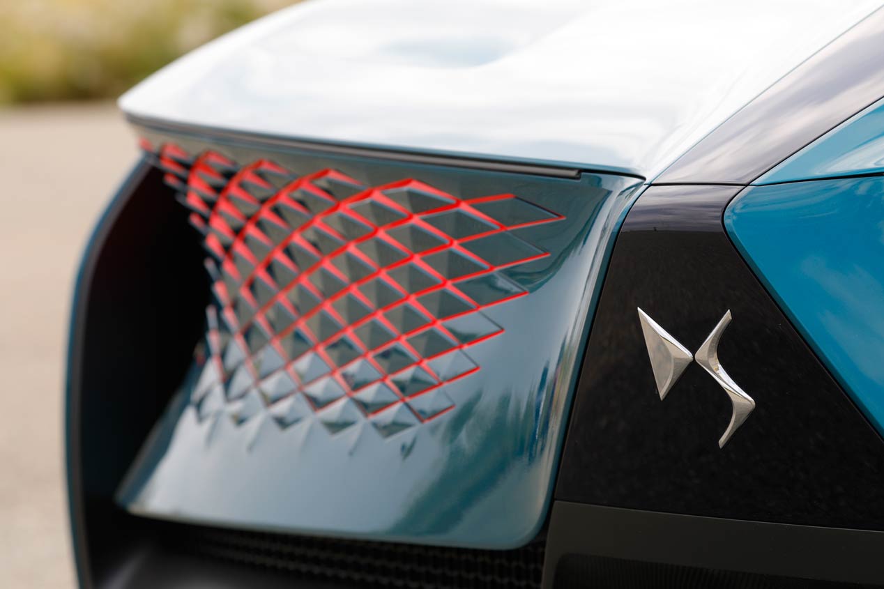 DS X E-Tense: dos coches en uno