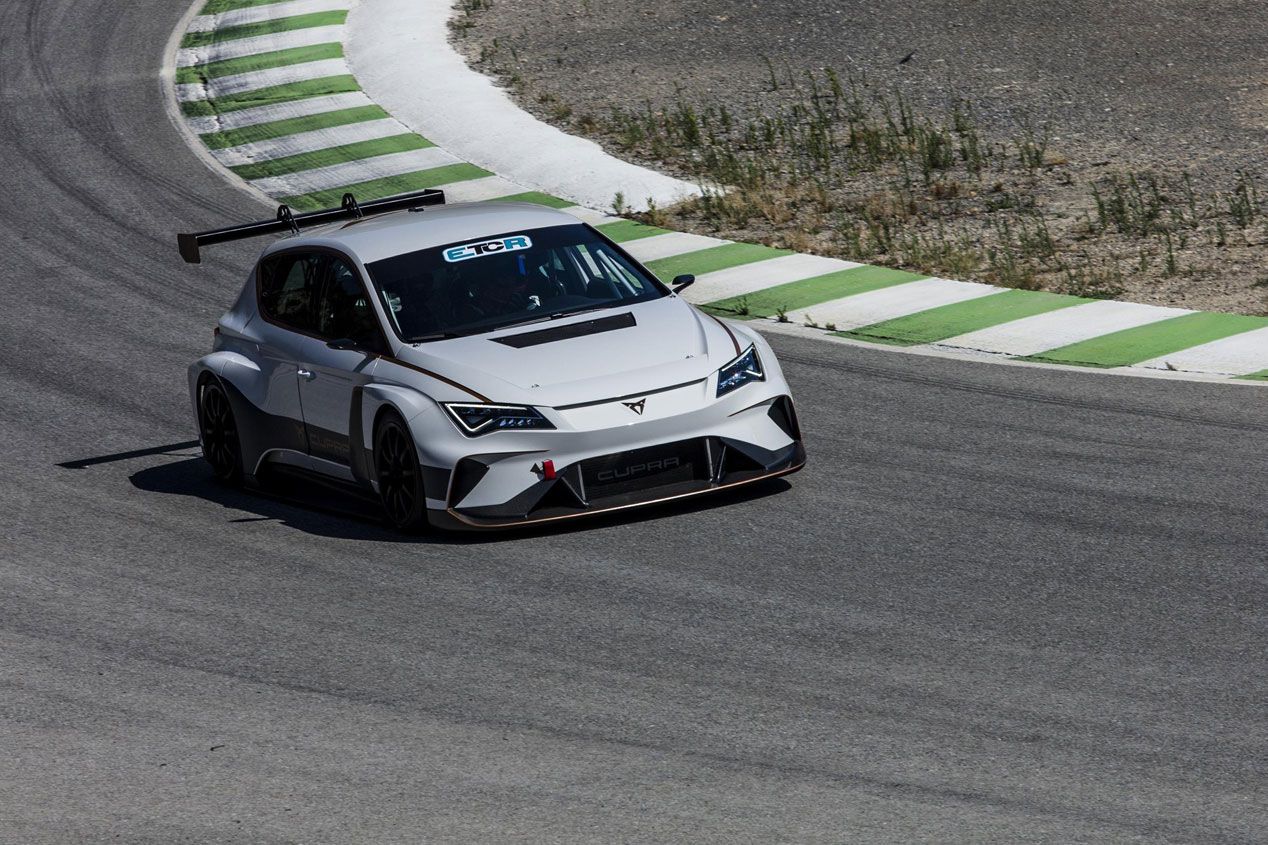 El Cupra eRacer eléctrico, de pruebas en circuito