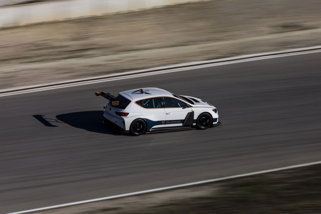 El Cupra eRacer eléctrico, de pruebas en circuito