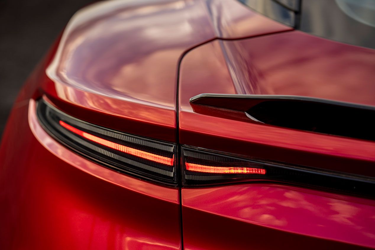 Probamos el Aston Martin DBS Superleggera