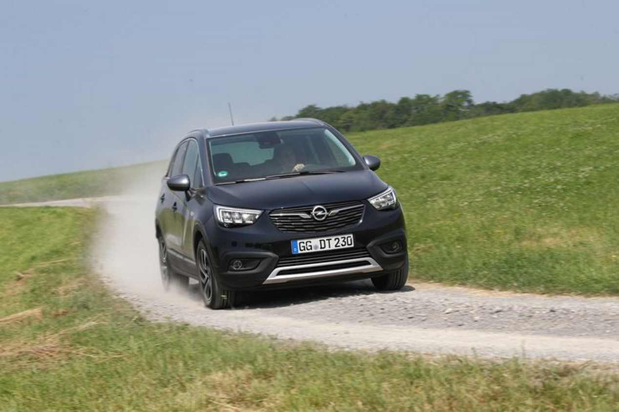 Opel Crossland X 1.2 Turbo, Seat Arona 1.0 TSI y VW T-Roc 1.0 TSI: ¿cuál es mejor?