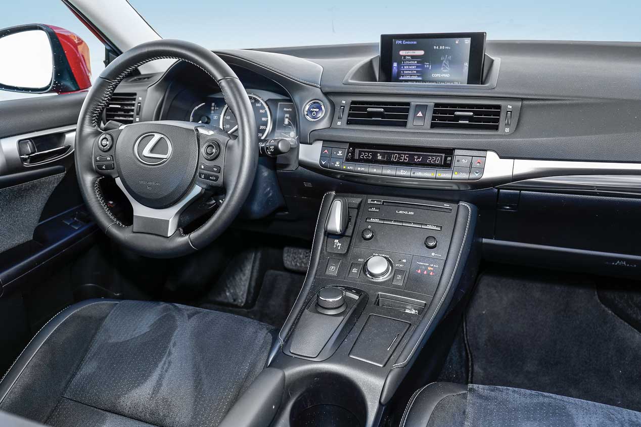 Supercomparativa de compactos: A3, Serie 1, Clase A, Golf, V40, Q30, CT y DS 4