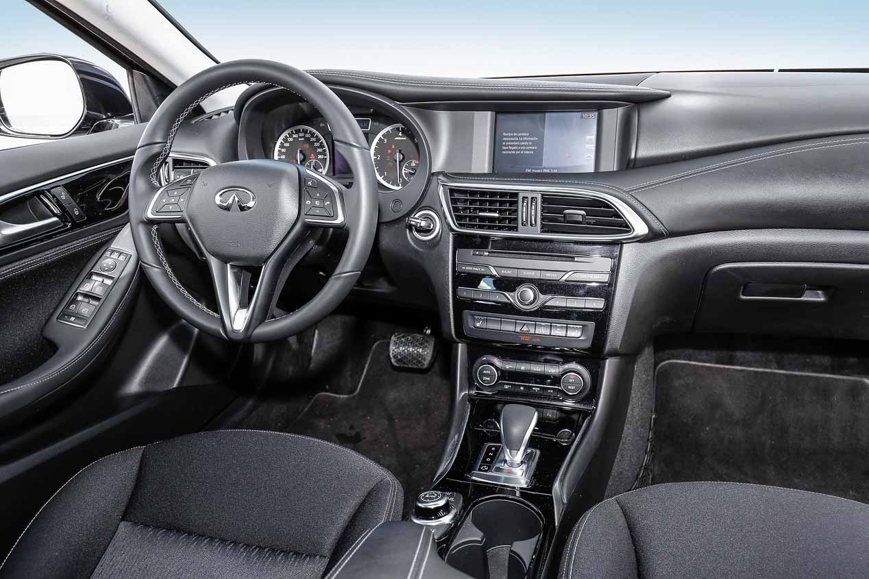 Supercomparativa de compactos: A3, Serie 1, Clase A, Golf, V40, Q30, CT y DS 4