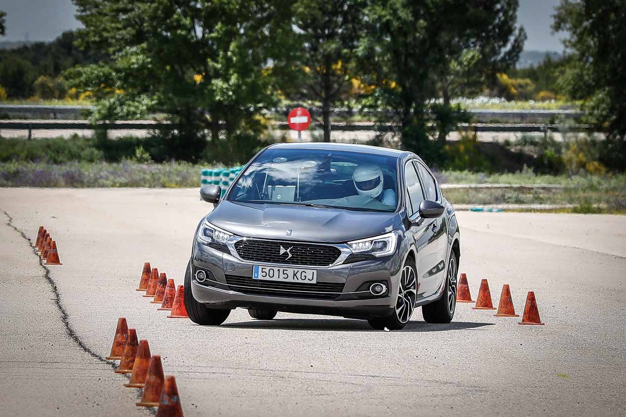 Supercomparativa de compactos: A3, Serie 1, Clase A, Golf, V40, Q30, CT y DS 4