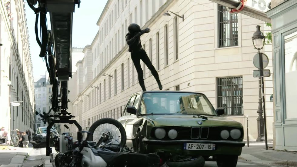 Tom Cruise con un BMW M5 clásico en la última de Misión Imposible (VÍDEO)