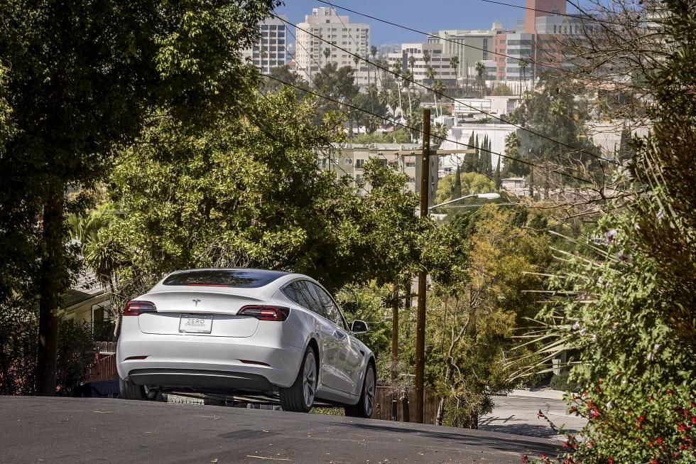 Apple ficha al jefe de ingenieros de Tesla: ¿desarrollará ya un coche eléctrico?