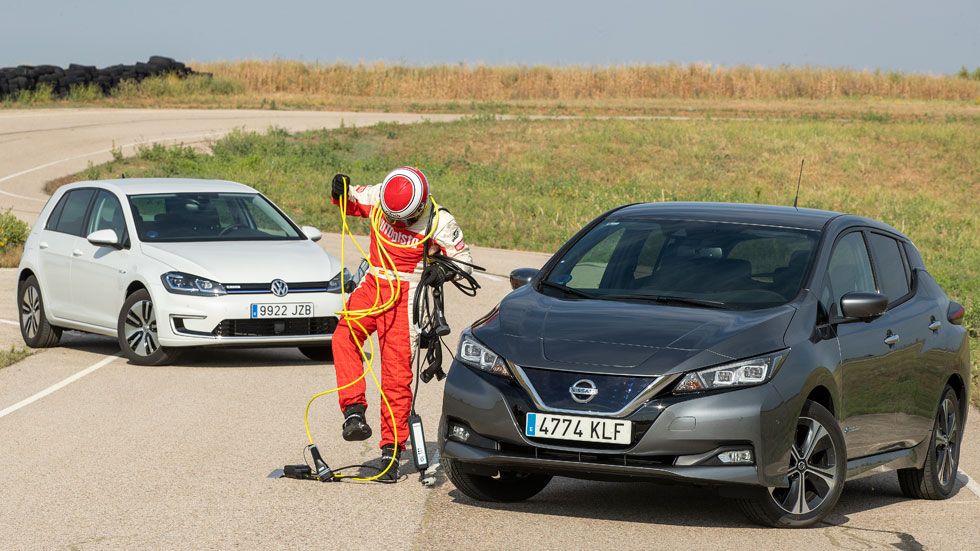 Comparativa Nissan Leaf vs VW e-Golf: duelo de coches eléctricos