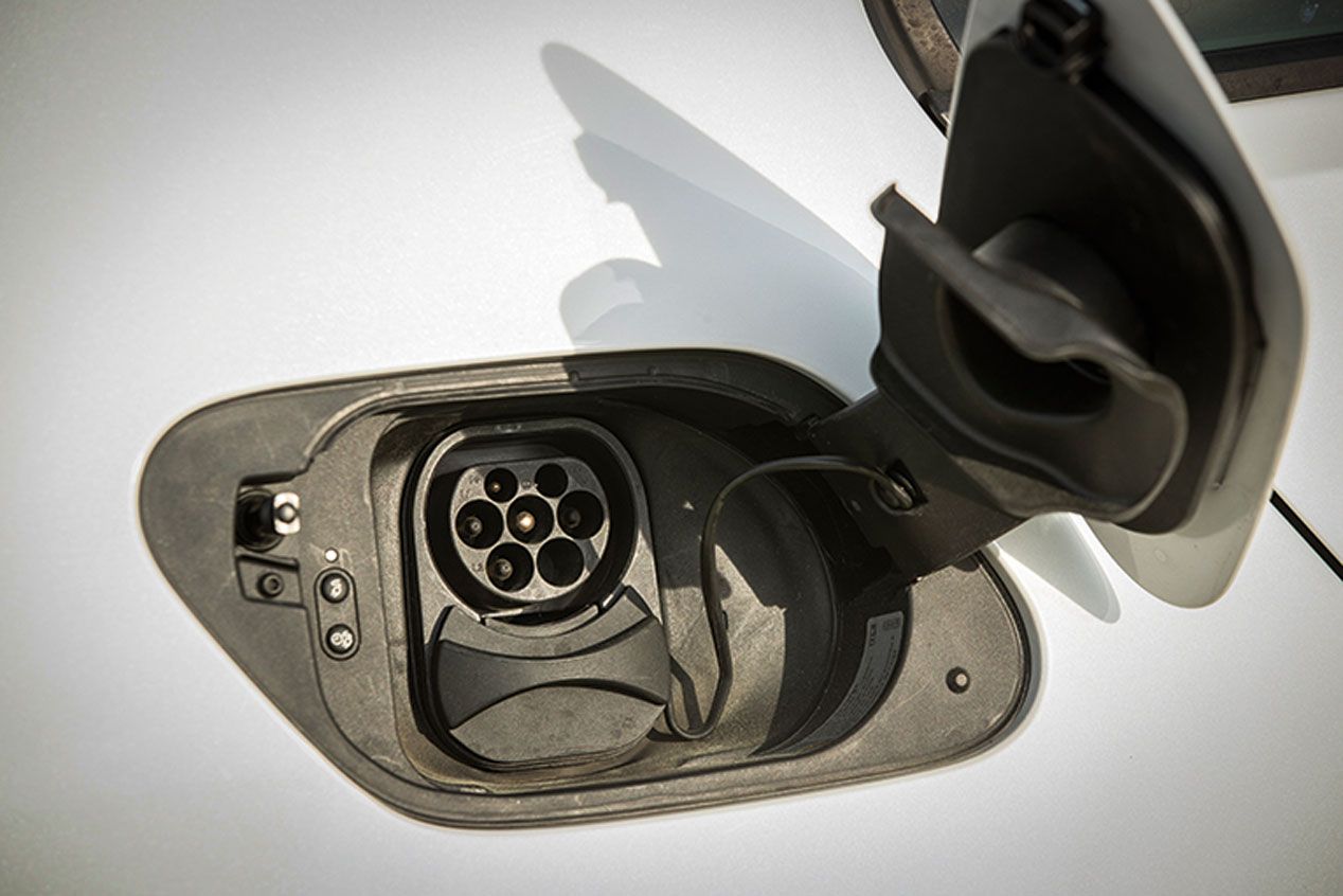 A prueba el Nissan Leaf y el VW e-Golf, dos eléctricos de lo más interesantes