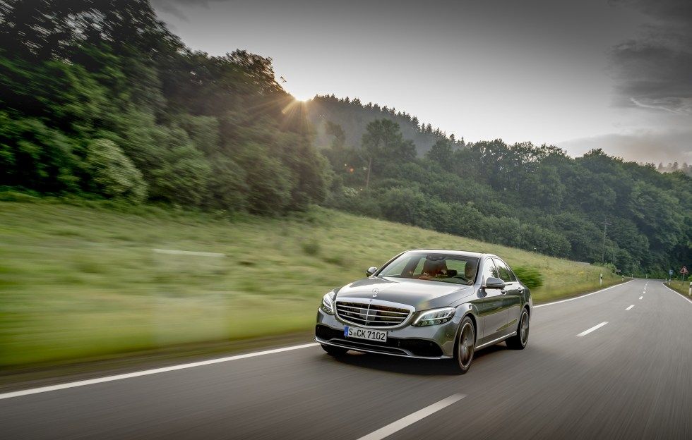 Mercedes llama a revisión a 1 millón de coches de toda su gama