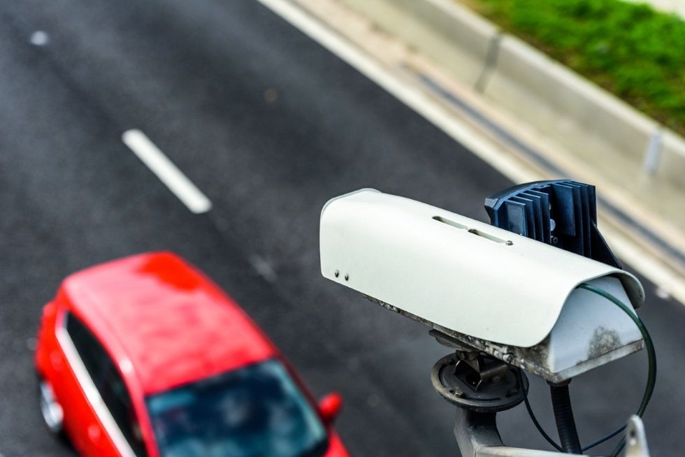 Llegan las cámaras-radar que detectan si tu coche tiene la ITV en vigor