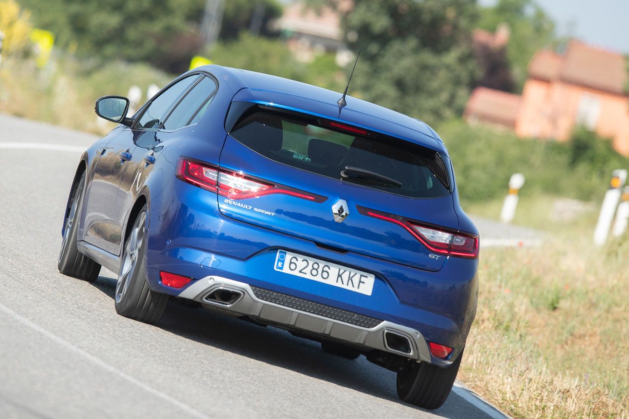 Comparativa Peugeot 308 GT 1.6 Puretech vs Renault Mégane GT 1.6 Tce