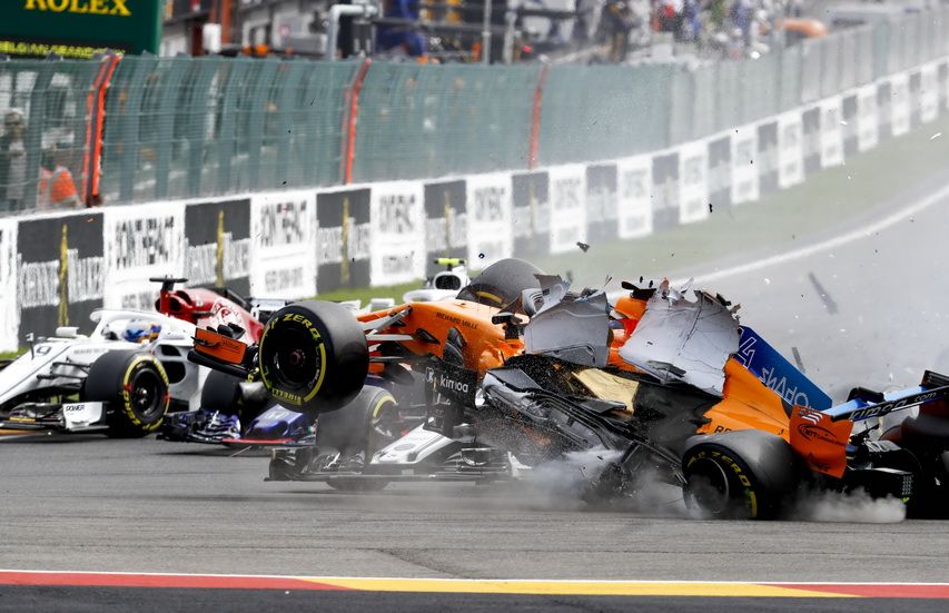 Espectacular accidente de Fernando Alonso