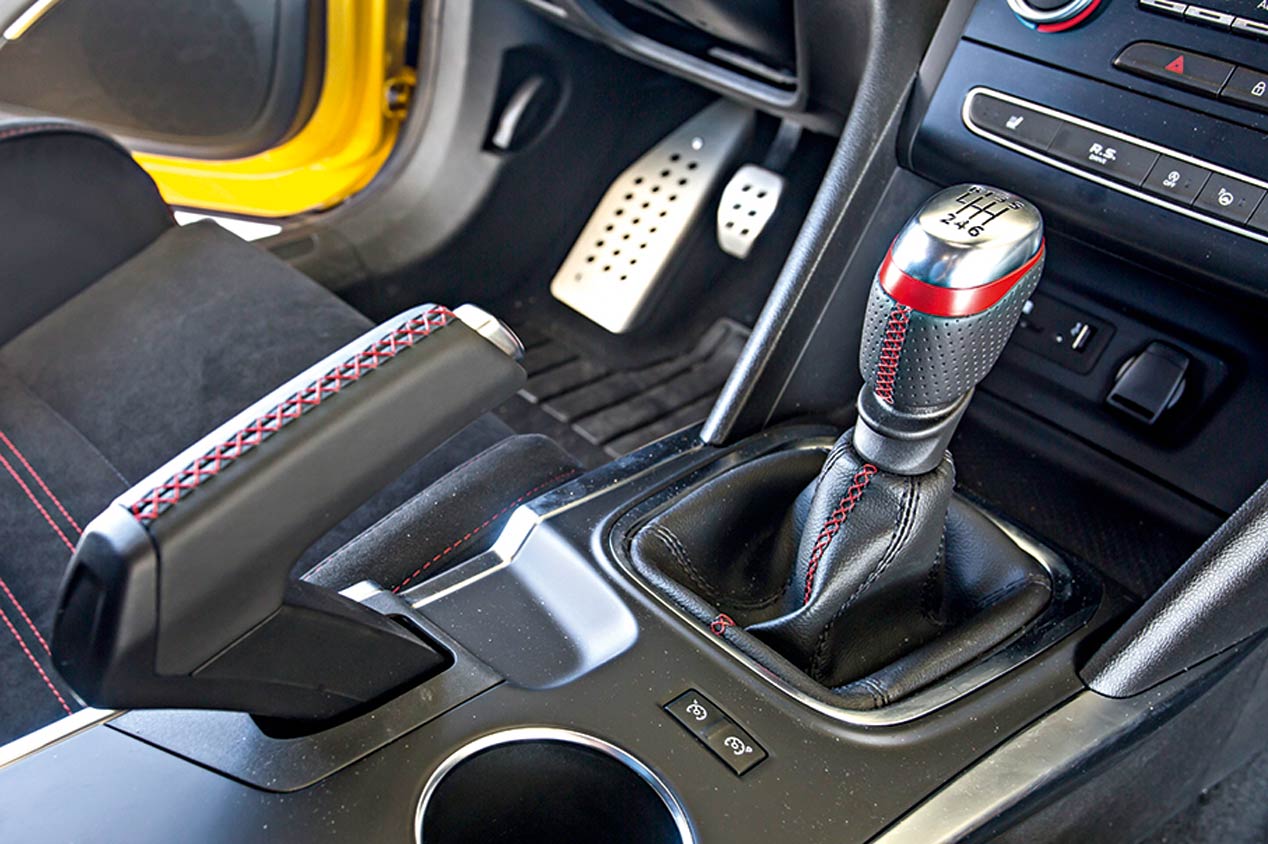 Renault Megane RS frente a Seat León Cupra R: duelo en casa