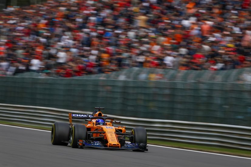 Fernando Alonso en su MCL33