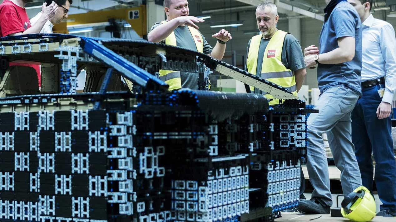 ¿Un Bugatti Chiron a 20km/h? Sí, ¡de Lego!