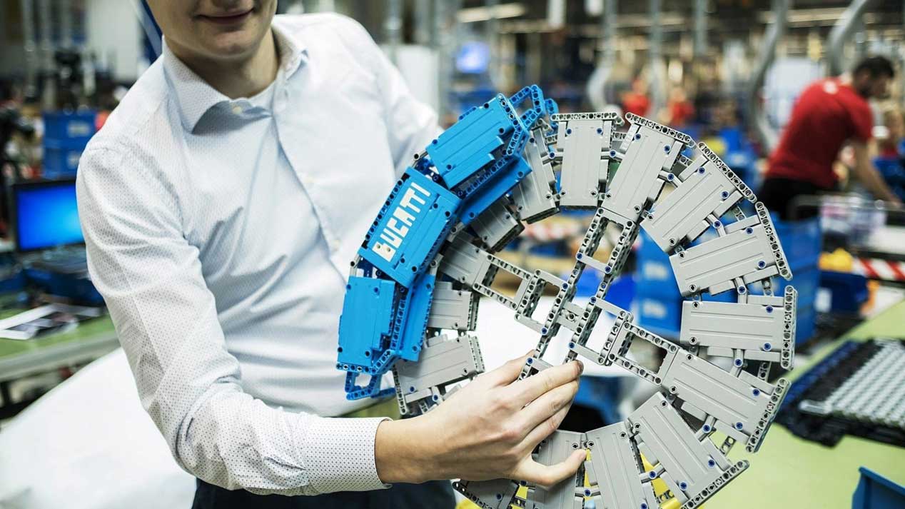 ¿Un Bugatti Chiron a 20km/h? Sí, ¡de Lego!