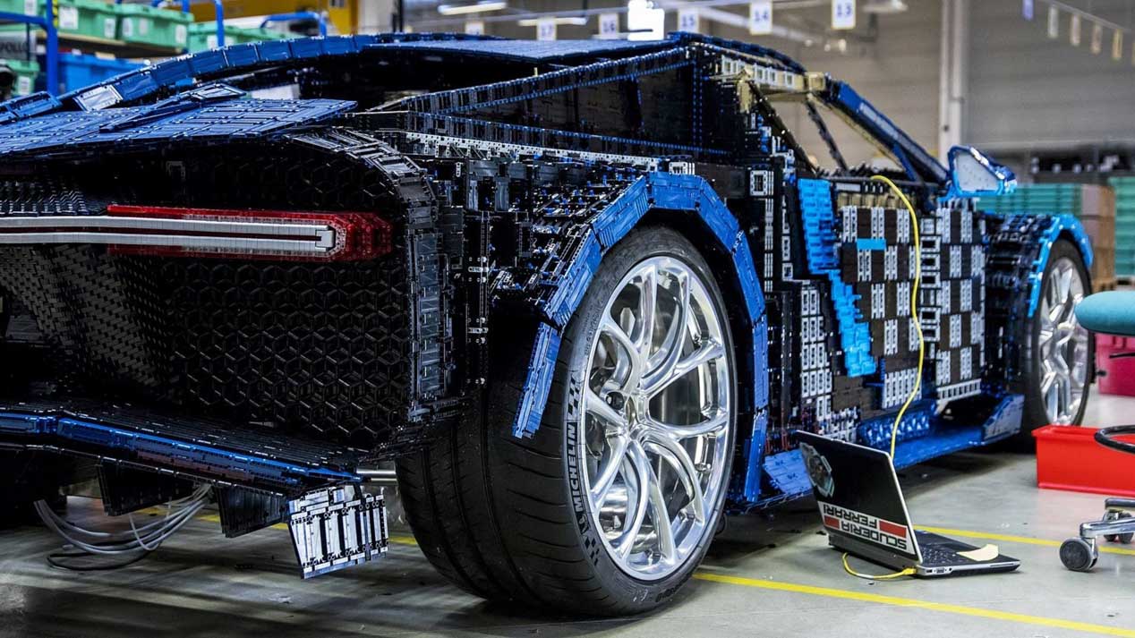 ¿Un Bugatti Chiron a 20km/h? Sí, ¡de Lego!