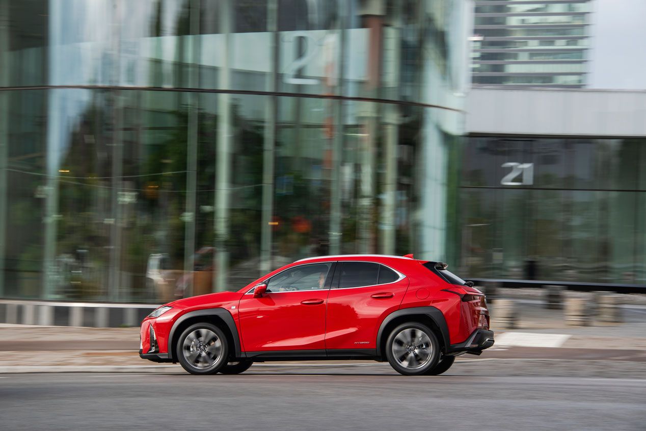 Probamos el Lexus UX 250h, el nuevo SUV híbrido