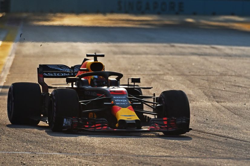 Daniel Ricciardo sonriente en el Marina Bay de Singapur