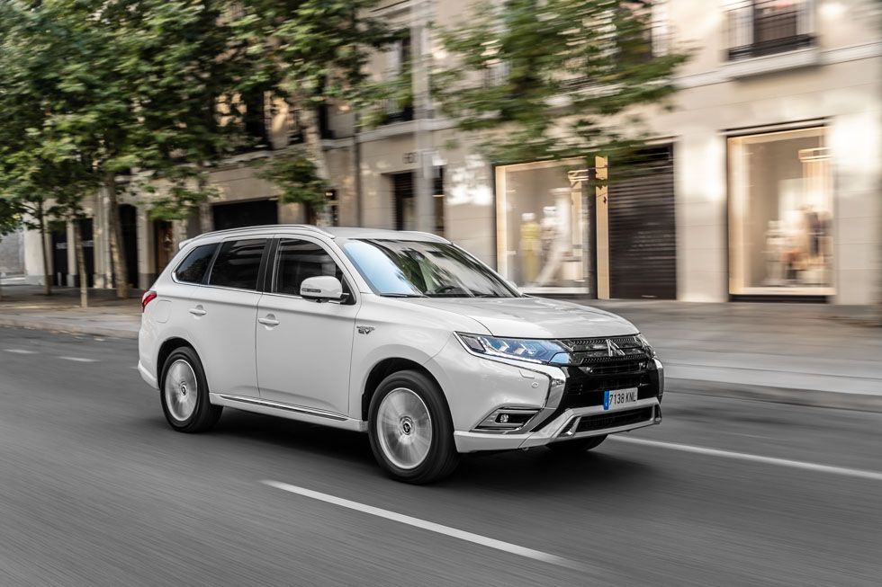 Probamos el Mitsubishi  Outlander PHEV. 53 km en nodo eléctrico