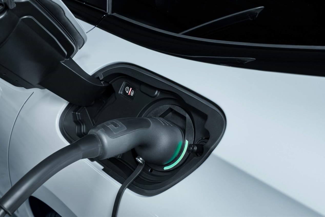 Peugeot 508 Hybrid 2019: así es la próxima berlina híbrida enchufable
