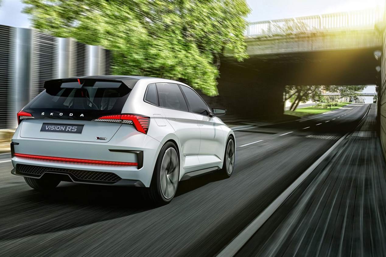 Skoda Spaceback 2019 vs Seat León 2020: el duelo de compactos que viene