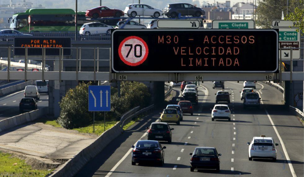 Las limitaciones de circulación castigan también a los coches eléctricos, ¿por qué?